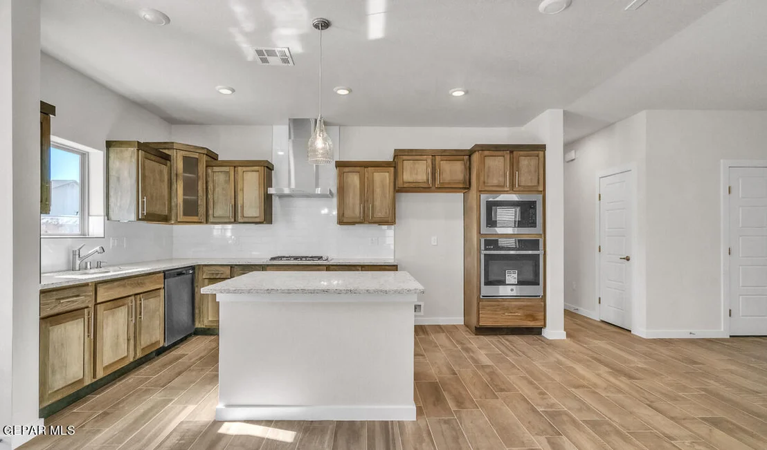 Photo of 15216 Concentrate Avenue