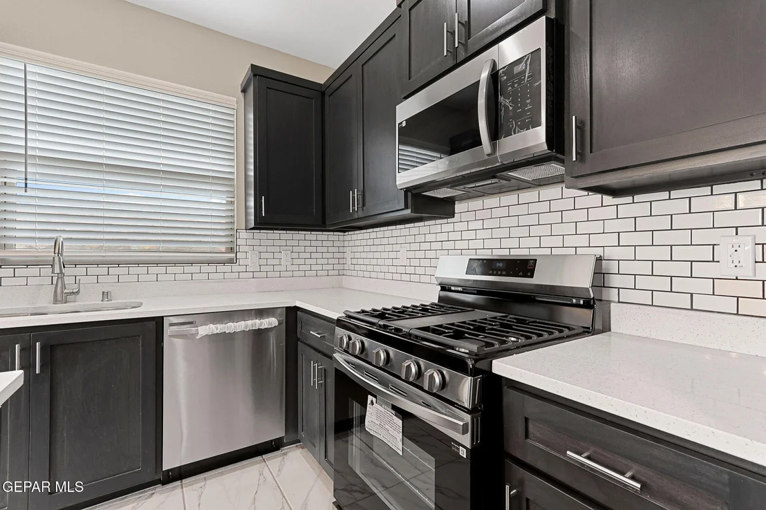 Photo of 983 Barbara Ave. Avenue
