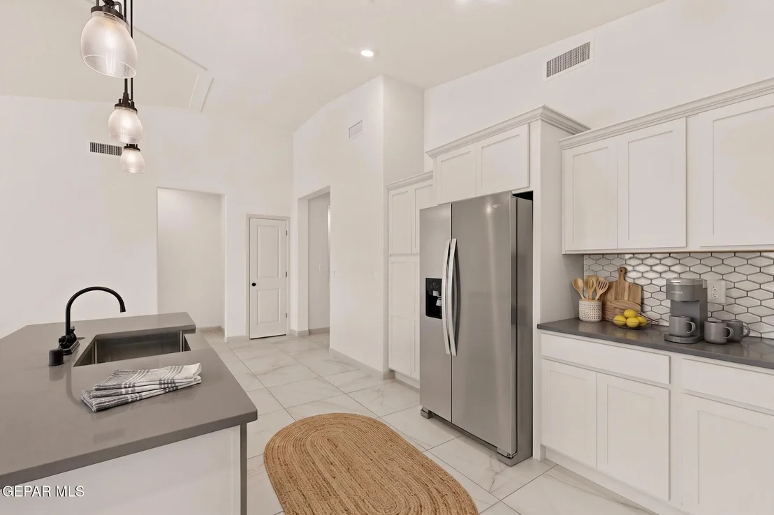 Photo of 968 GULF STREAMS Avenue