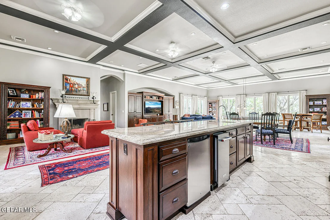 Photo of 656 COX Road