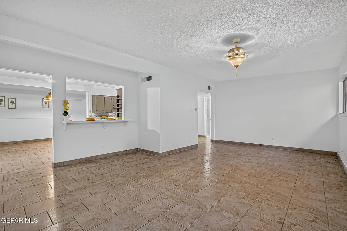 Photo of 10053 IMPERIAL Street