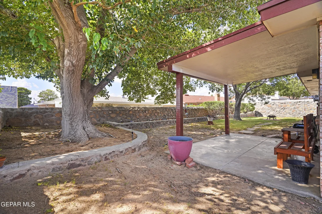 Photo of 805 ESPOLON Drive