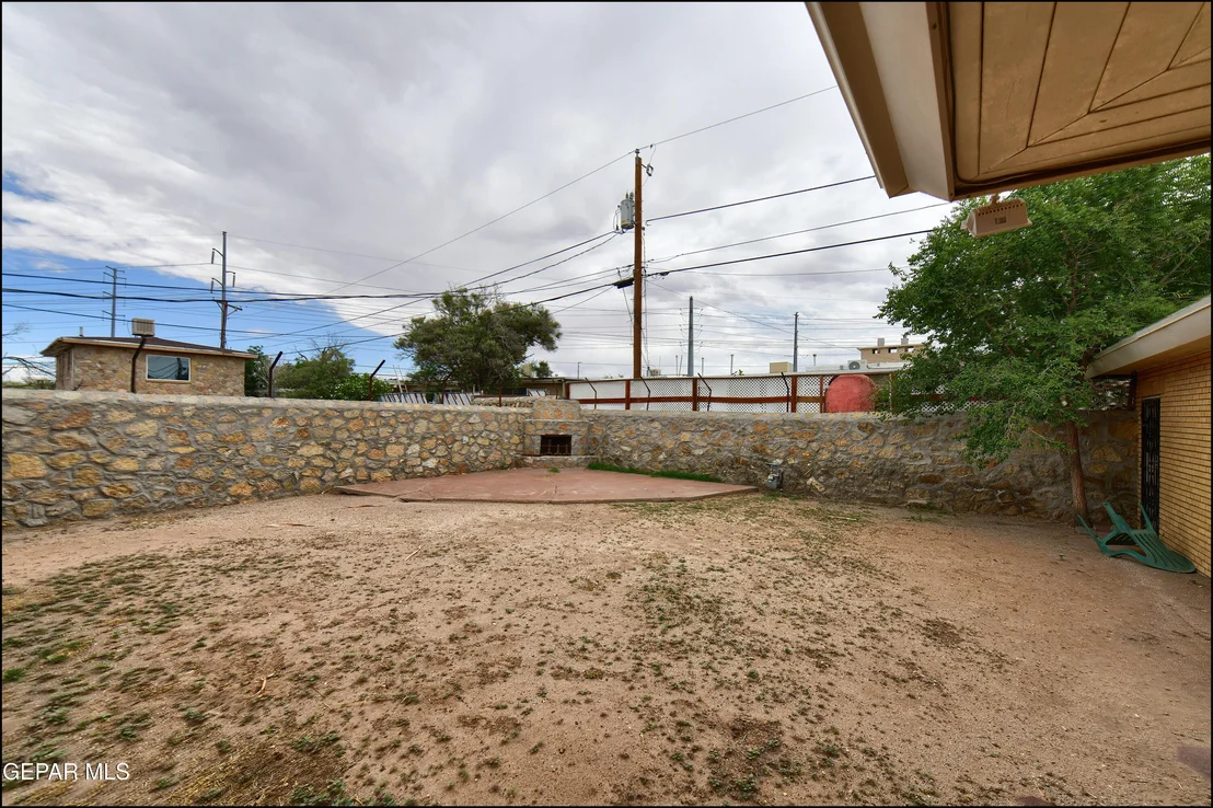 Photo of 2420 HAWLEY Circle