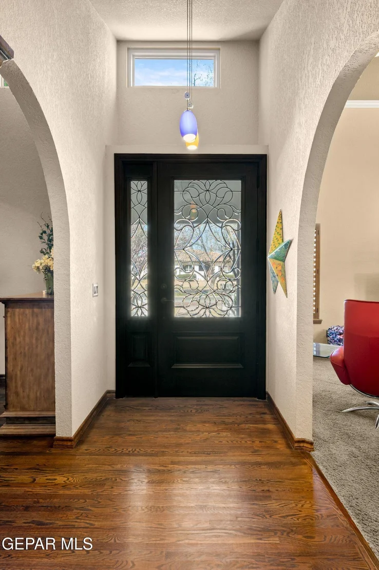 Photo of 612 WILLOW GLEN Drive