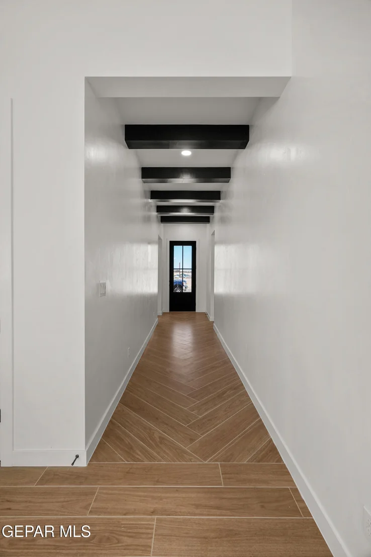 Photo of 15052 Laura Lane
