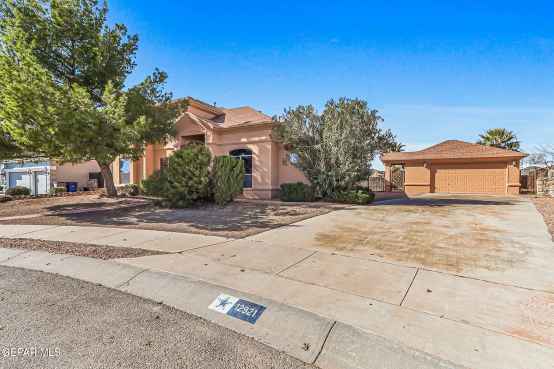 Photo of 12921 FIRE FIGHTER Drive