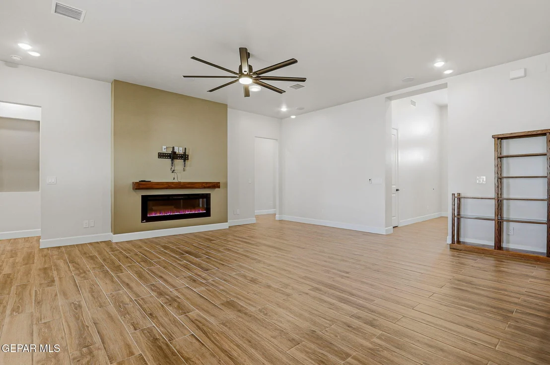 Photo of 12329 SUGDEN Road