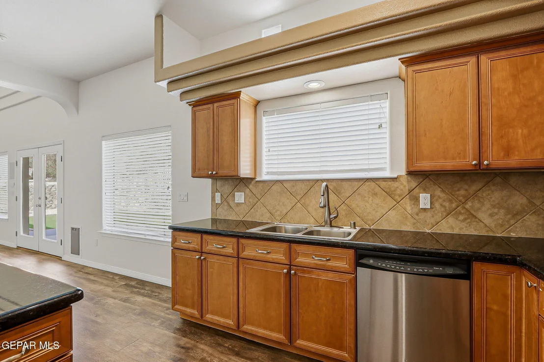 Photo of 6516 WIND RIDGE Drive