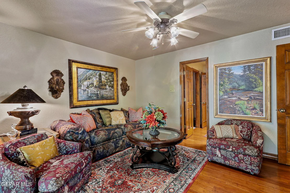 Photo of 628 SPRING CREST Drive