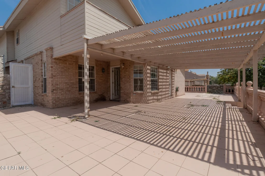Photo of 5920 W VALLEY Circle