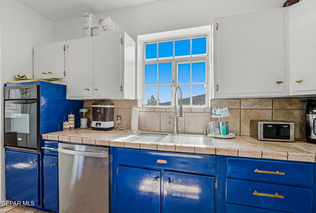 Photo of 700 E BALTIMORE Drive