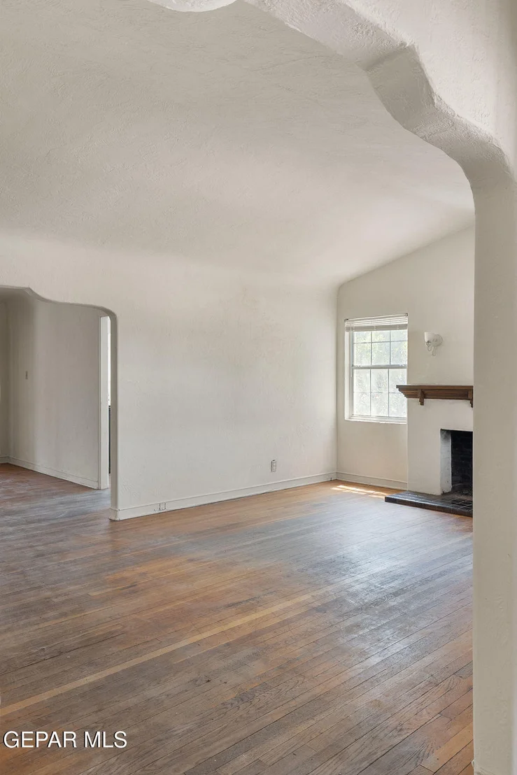 Photo of 708 E BALTIMORE Drive