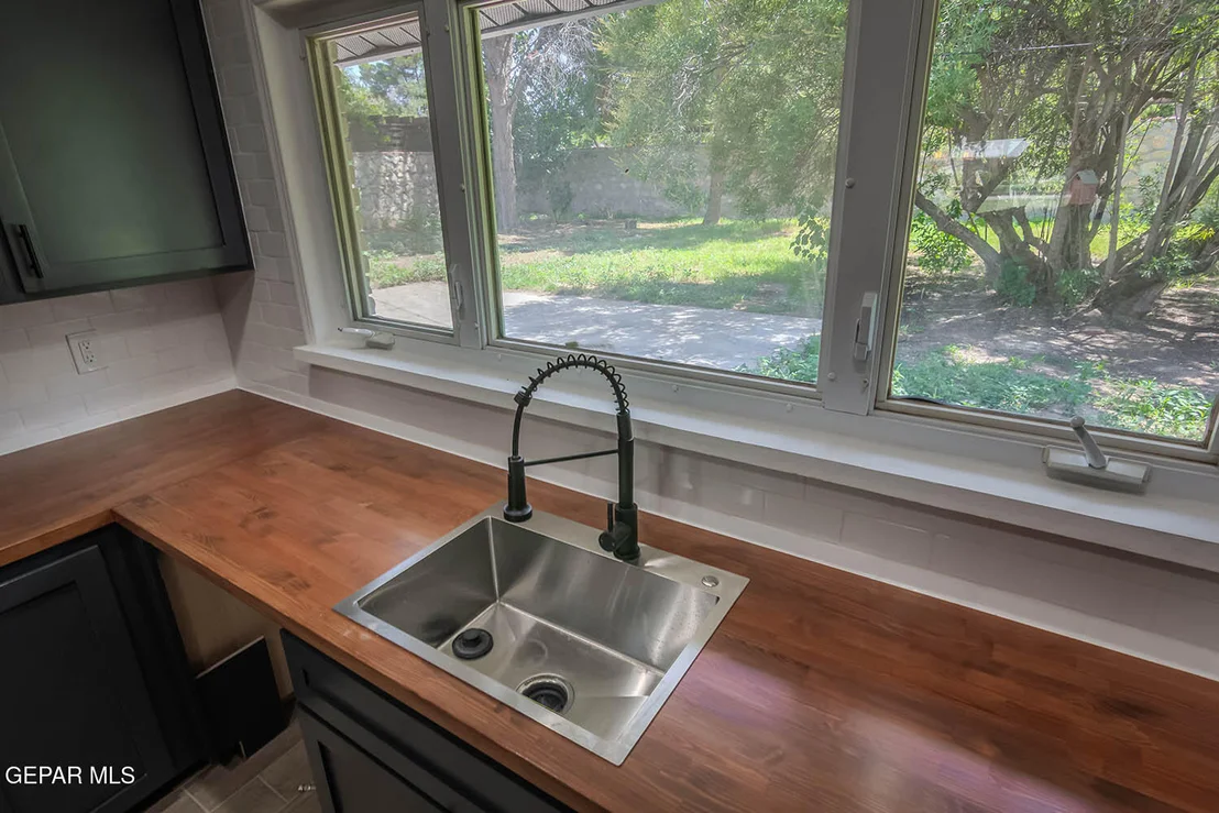 Photo of 730 MONTCLAIR Drive