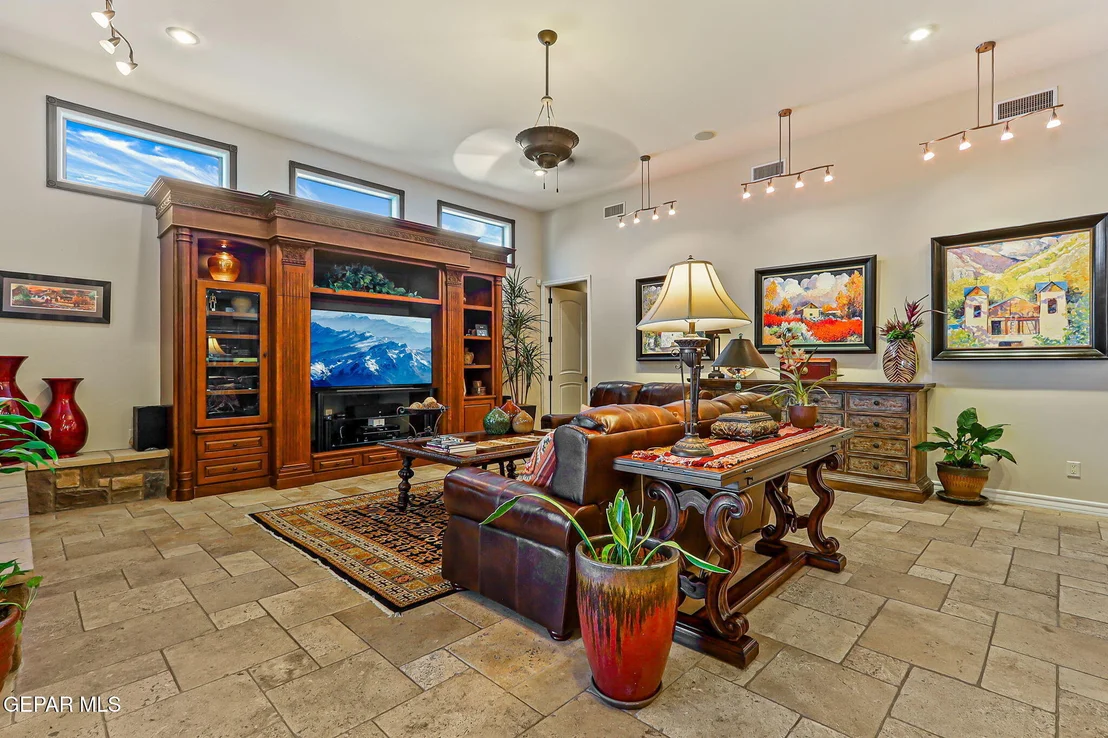 Photo of 6333 FRANKLIN TRAIL Drive