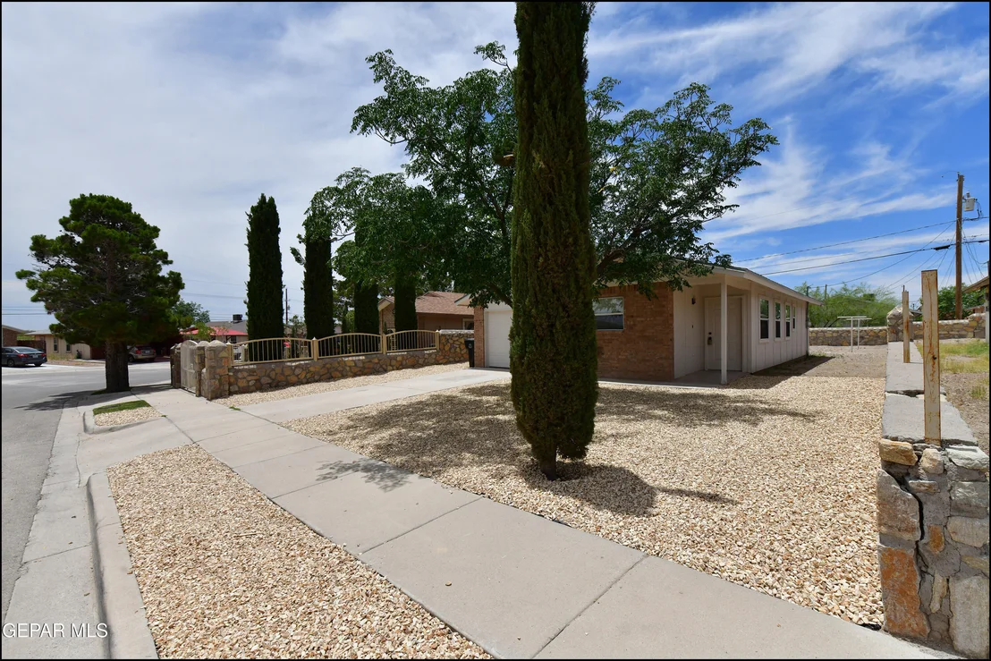 Photo of 315 SUNSET HILLS Drive