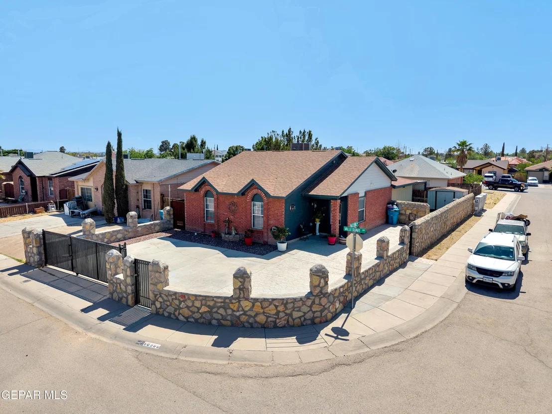 Photo of 10300 Valle Suave Drive