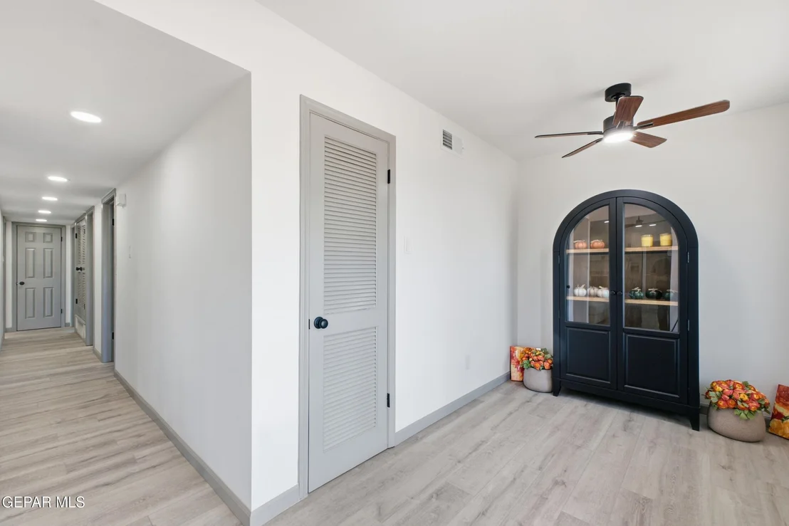 Photo of 8312 Mineola Drive