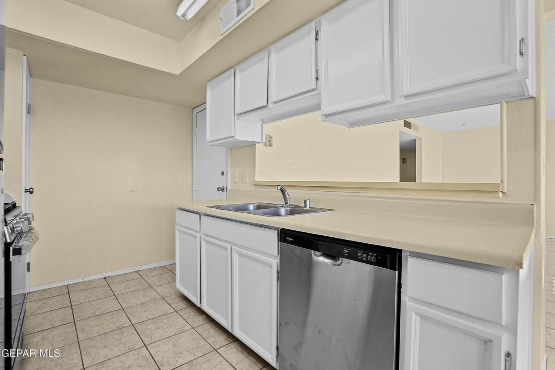 Photo of 4968 GRAPELAND Drive