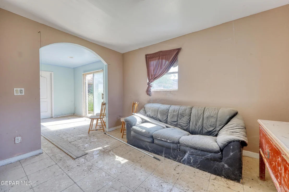 Photo of 7421 MINDORO Place