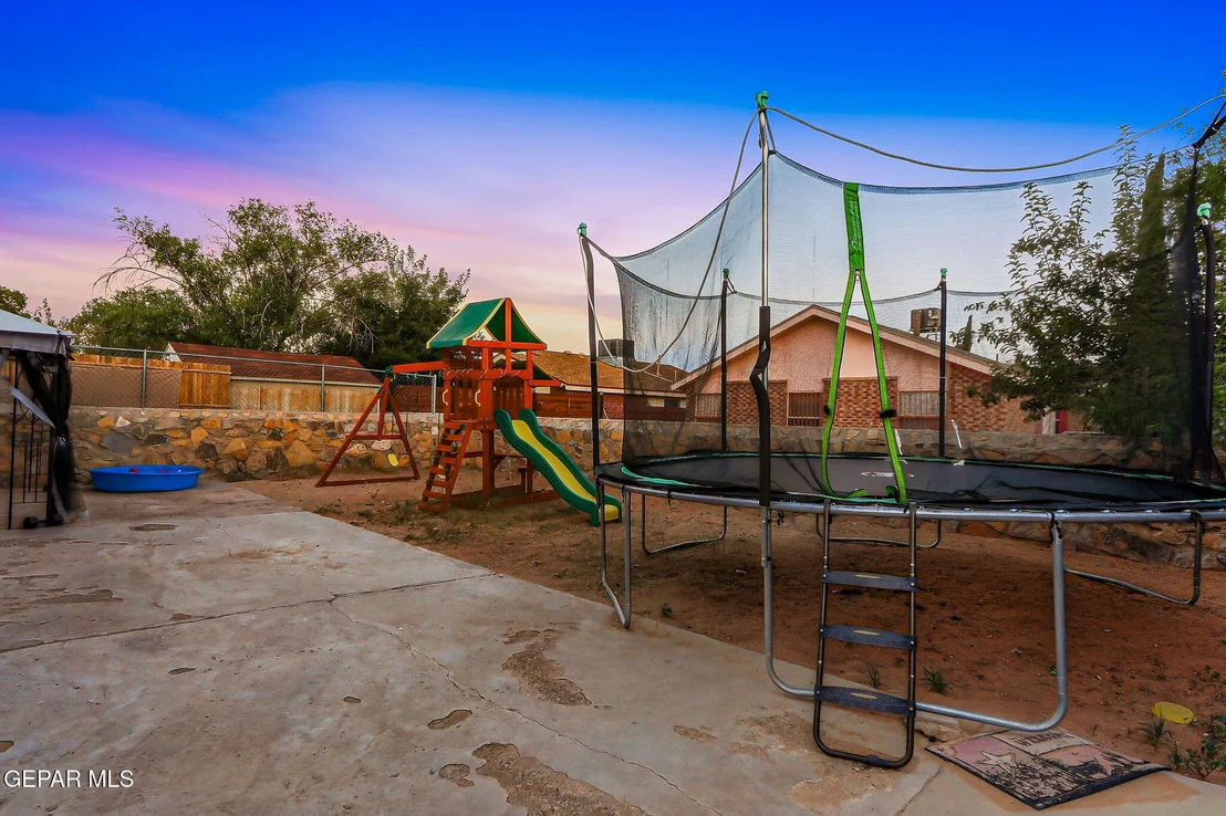 Photo of 11908 KINGS CREST Drive