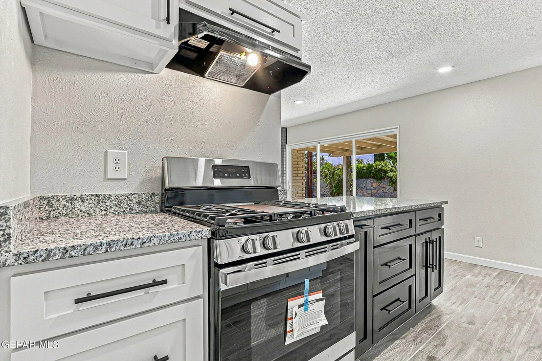 Photo of 8208 PARKLAND Drive