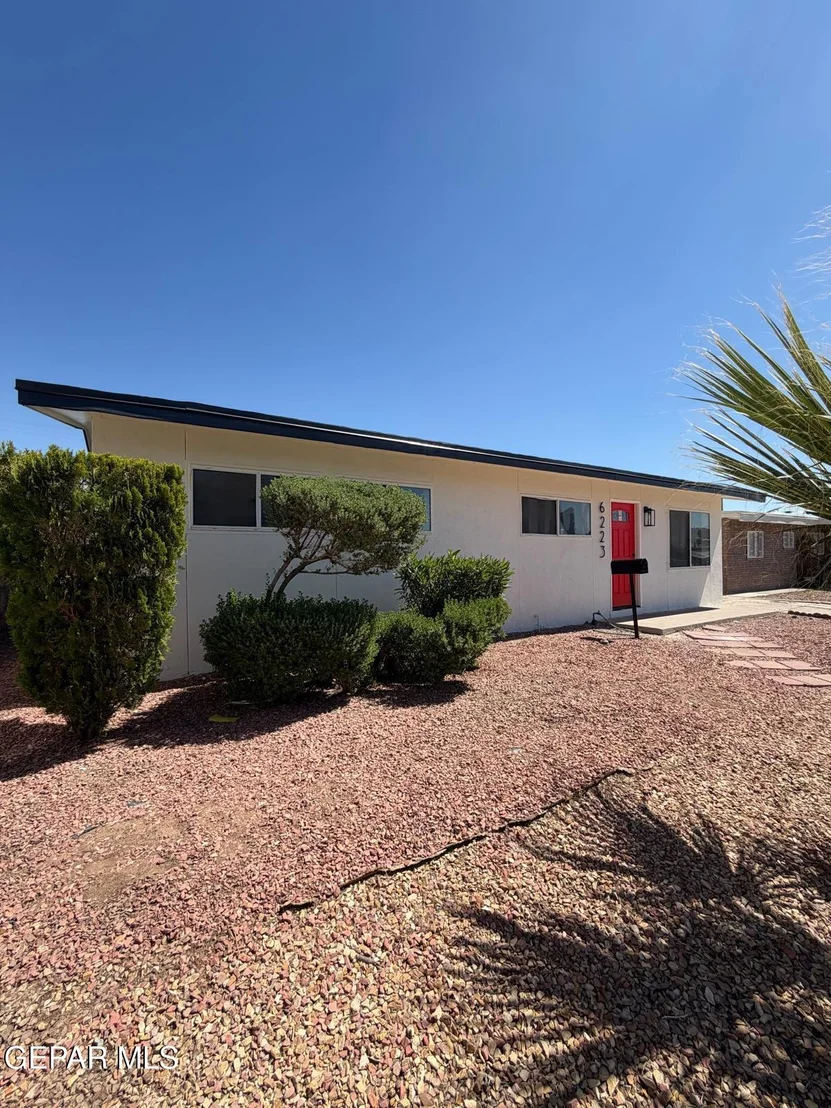 Photo of 6223 ALGONQUIN Road