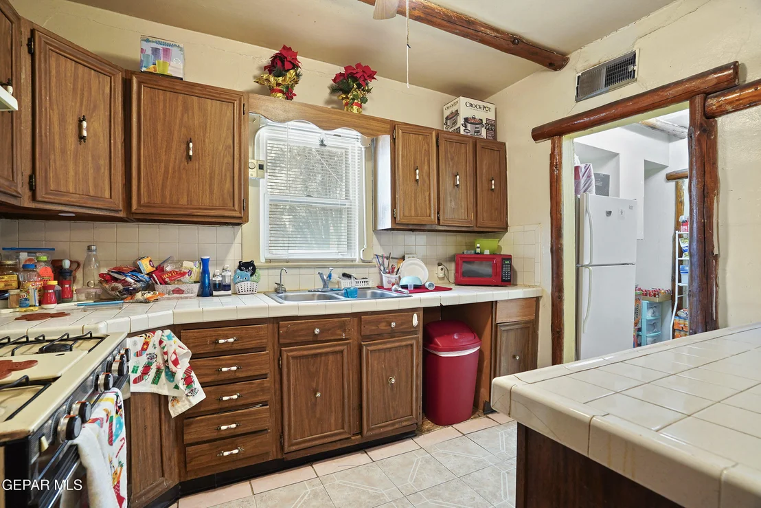 Photo of 8445 ROSEWAY Drive