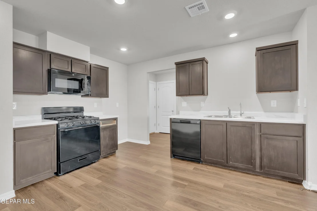 Photo of 1069 WHITEBRUSH Road