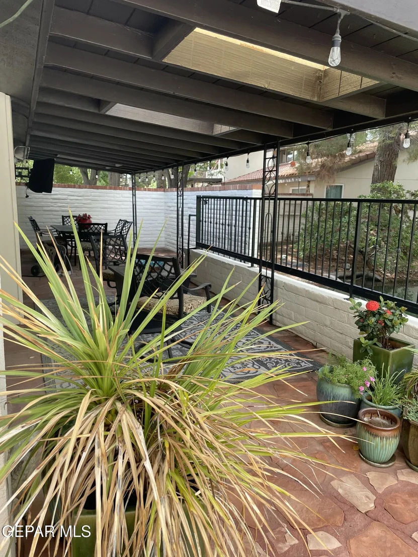 Photo of 804 LAKESHORE Drive