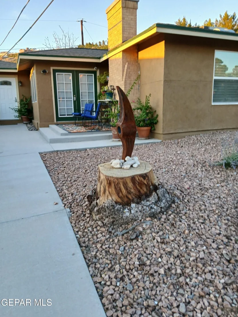 Photo of 1109 WHITAKER Lane