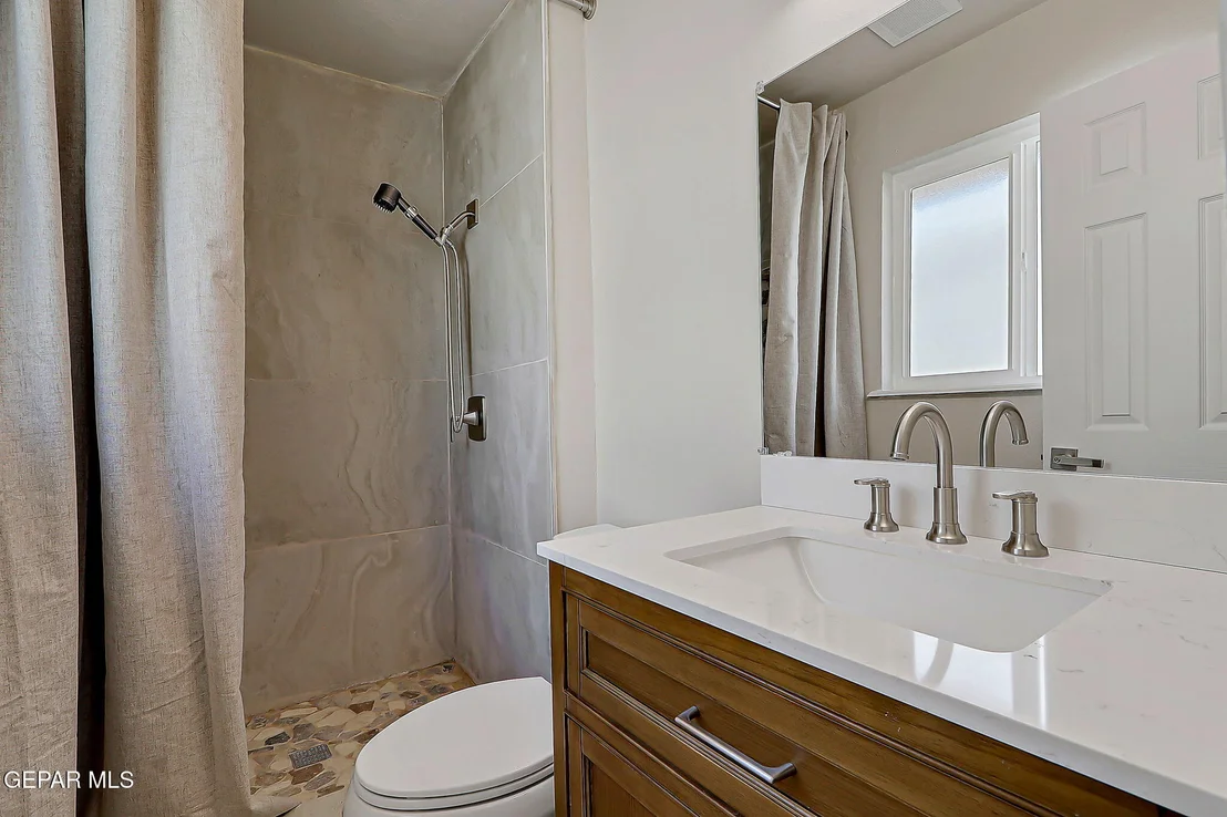 Photo of 7131 Clemente Avenue