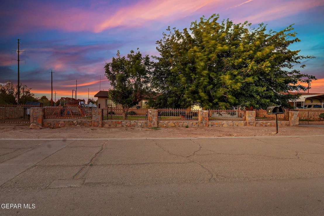 Photo of 171 HOLGUIN Avenue