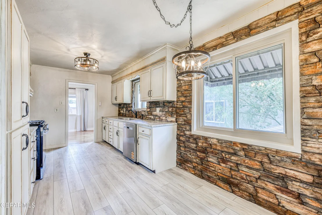 Photo of 825 Galloway Drive