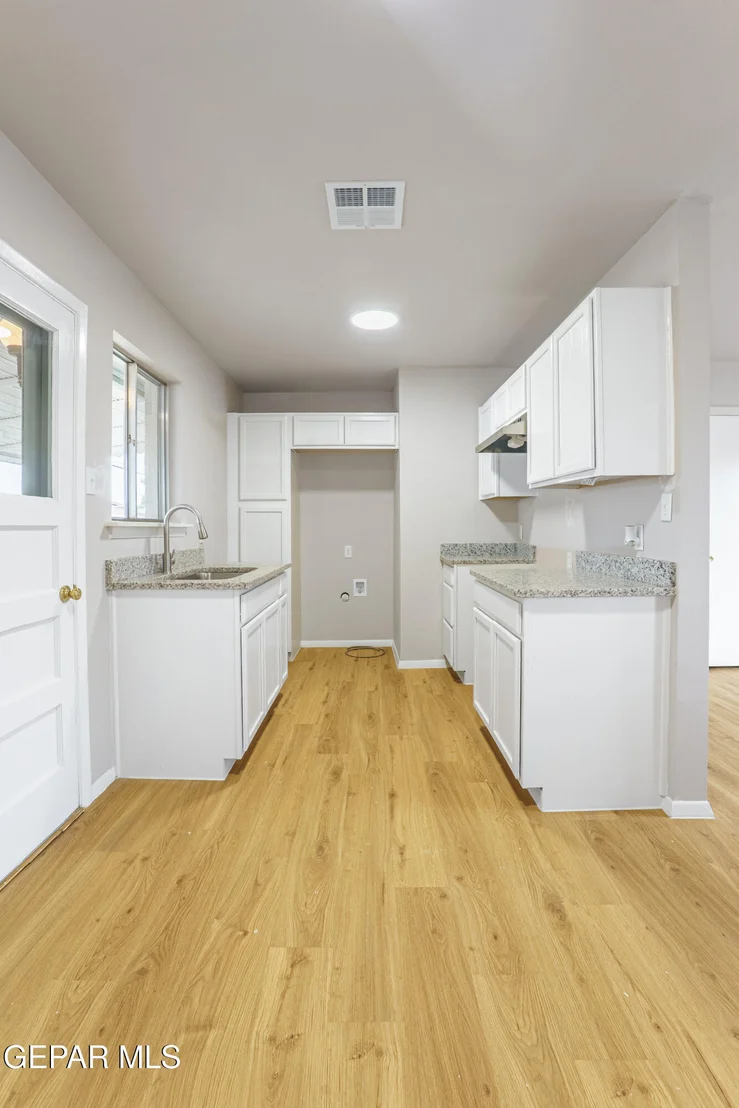 Photo of 5633 ARROWHEAD Drive