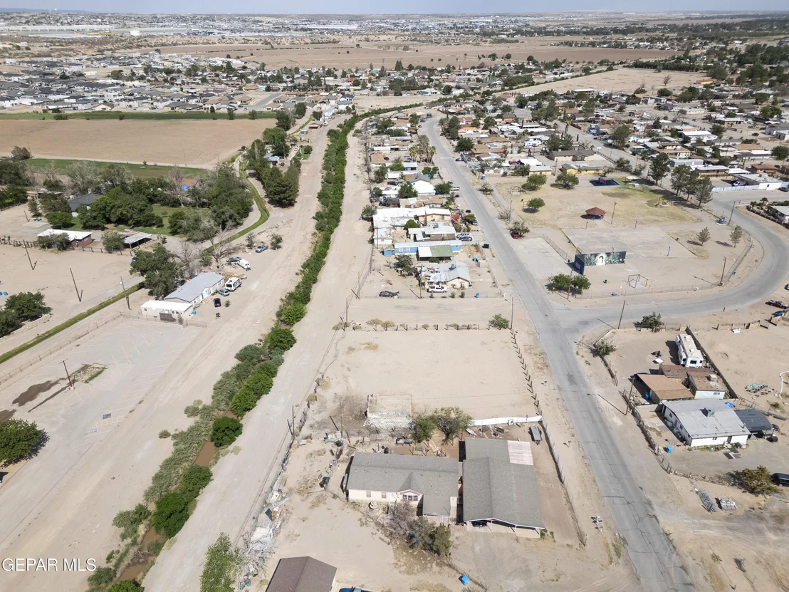 Photo of 653 Delhi Drive