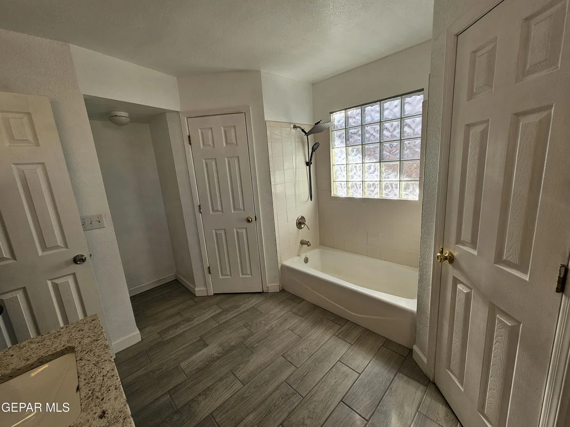 Photo of 2155 SUN MANOR Drive