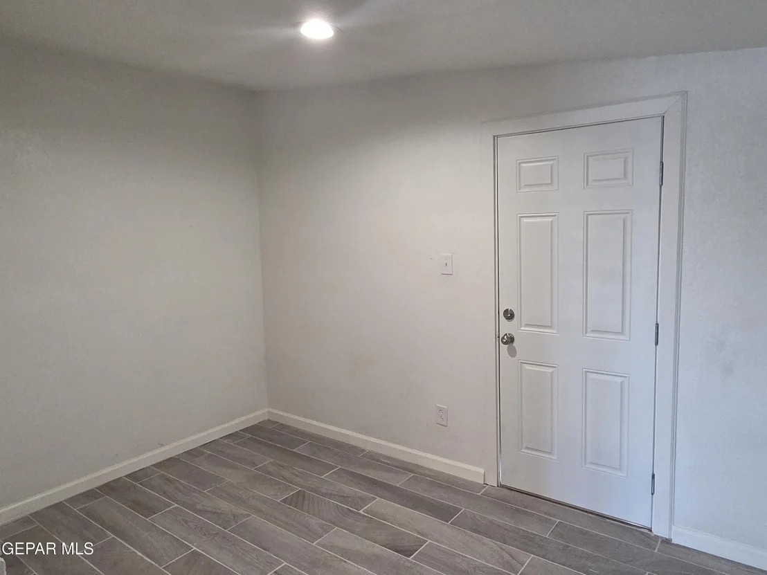 Photo of 331 CARNIVAL Drive