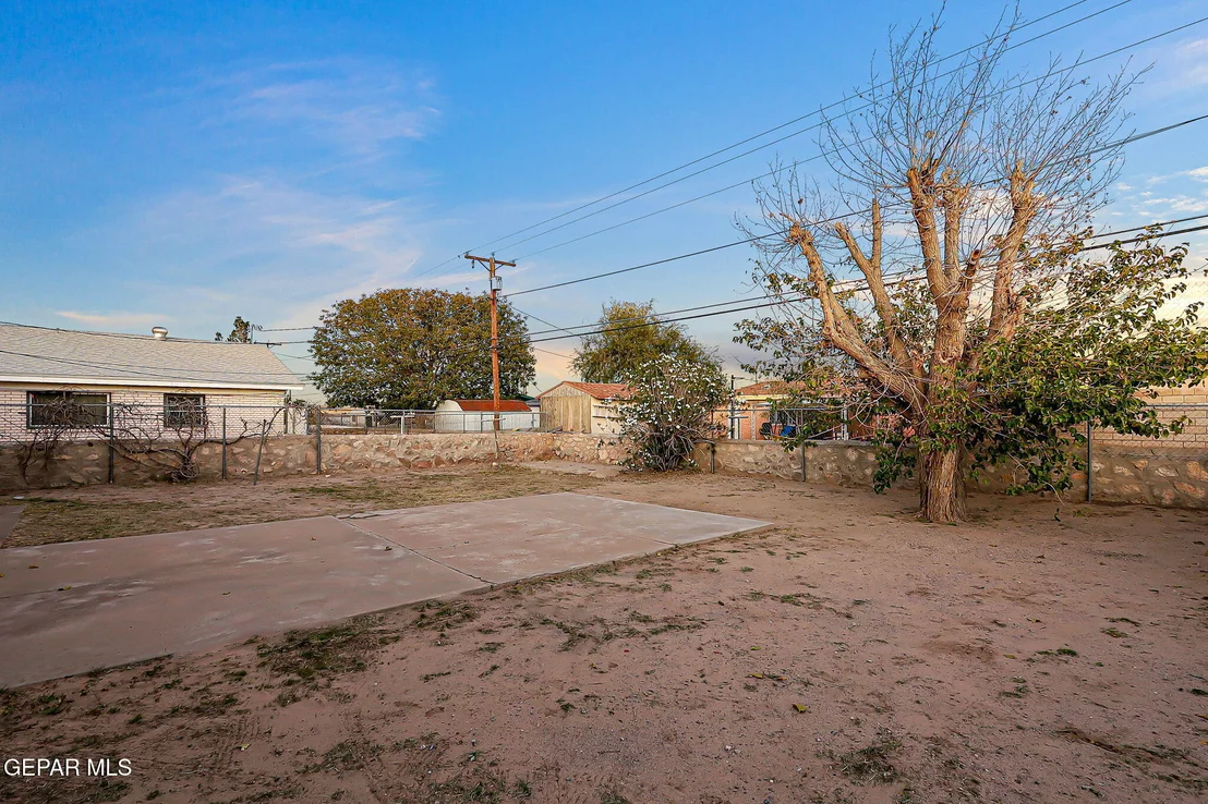 Photo of 7925 Broadway Drive