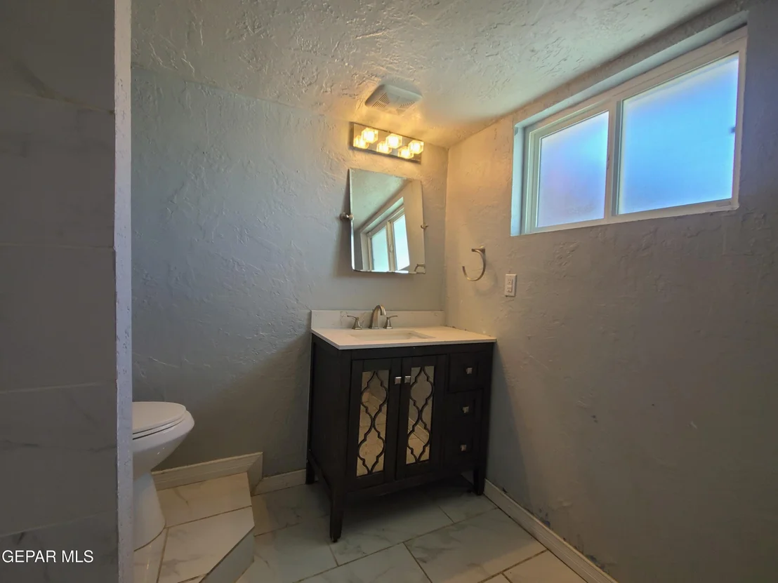 Photo of 1714 BANKER Road