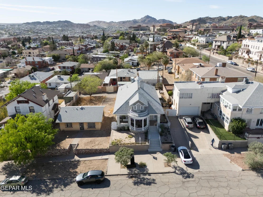 Photo of 521 RANDOLPH Drive