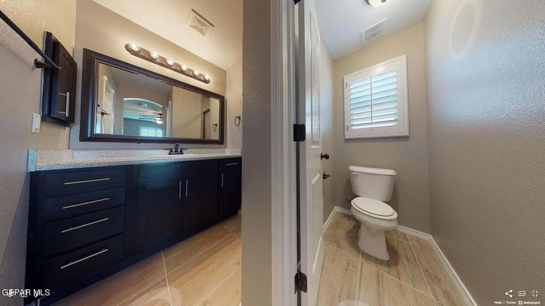 Photo of 912 Sandhurst Place