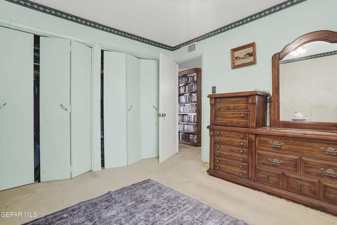 Photo of 228 MOONGLOW Drive