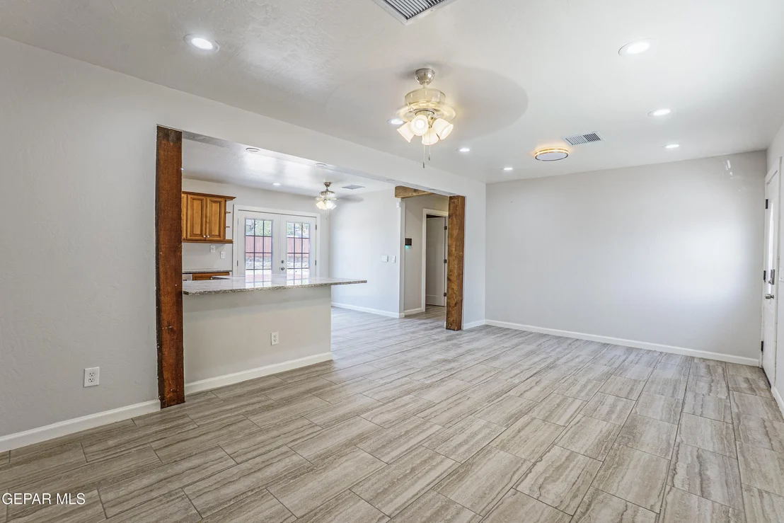 Photo of 301 Mardi Gras Drive