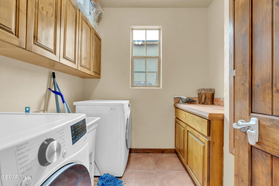 Photo of 1072 LOS MOROS Drive