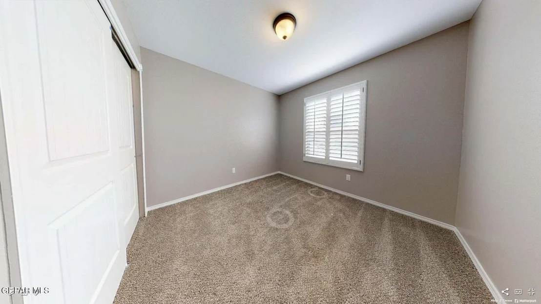 Photo of 924 Sandhurst Place