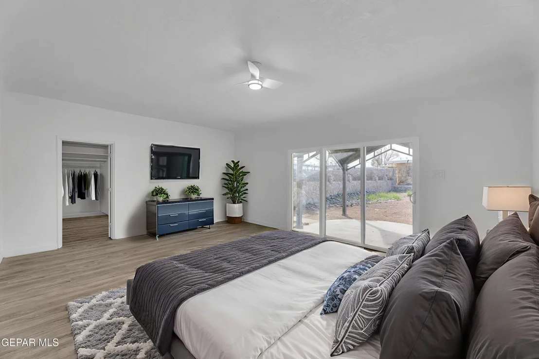 Photo of 2500 HAWLEY Circle