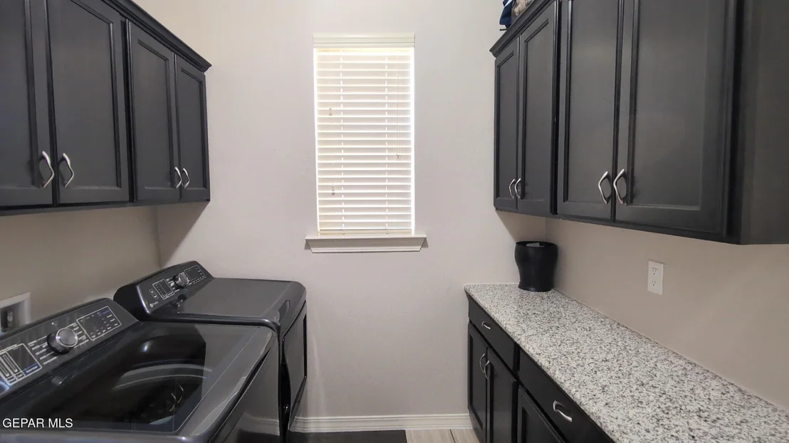 Photo of 987 GRANDEVOLE Drive