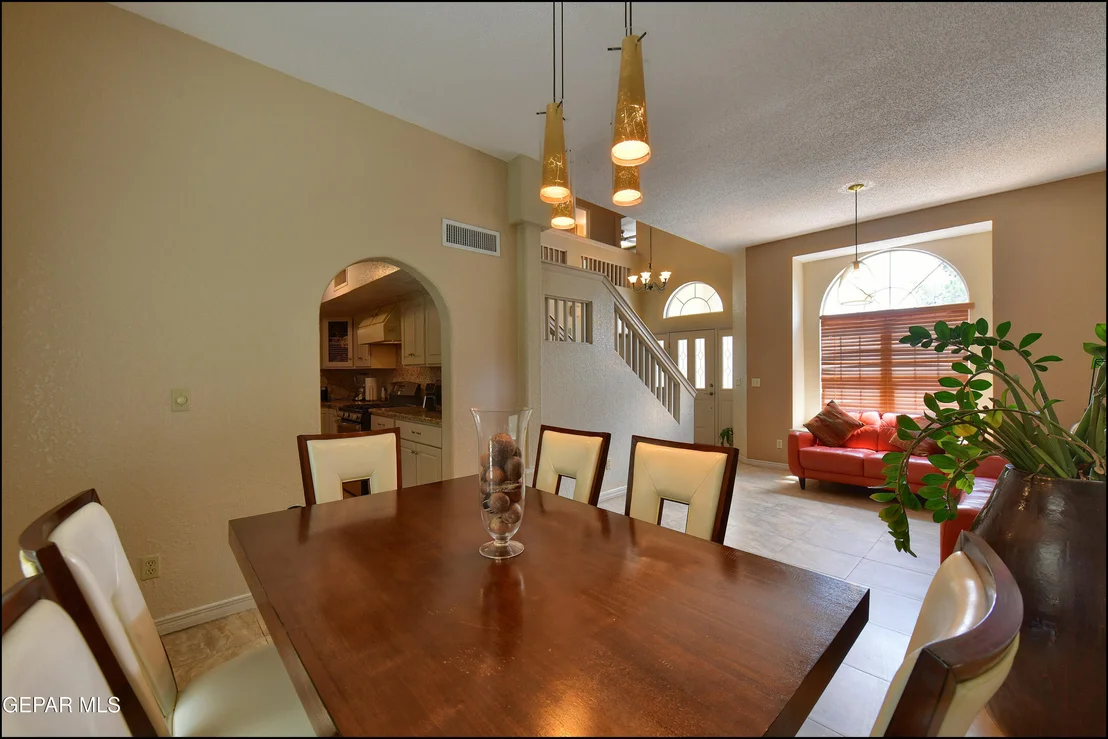 Photo of 7653 DIANJOU Drive