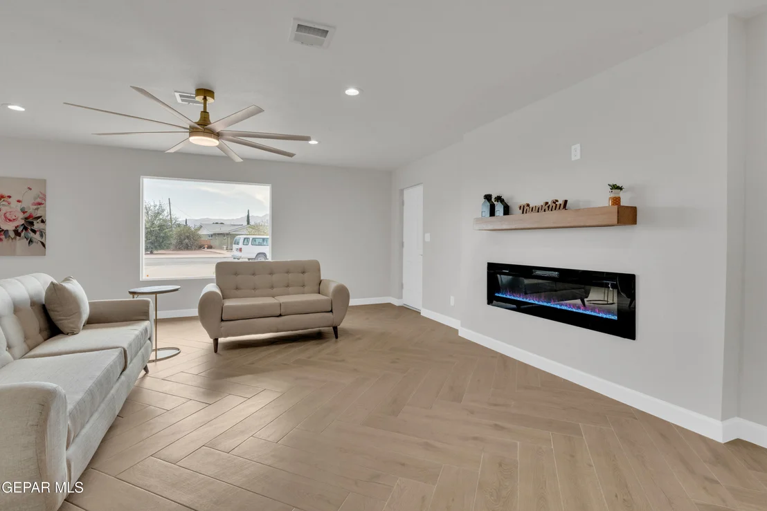 Photo of 9524 RALEIGH Drive