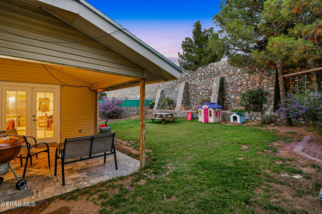 Photo of 680 ABINGTON Drive